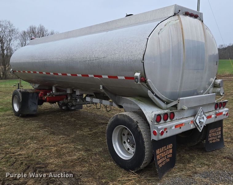 image for item EC3983 1983 Clough Equipment Co. tank trailer