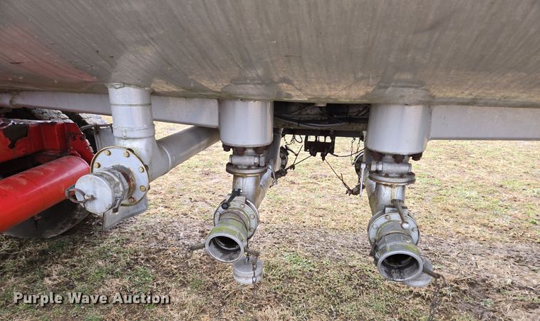 image for item EC3983 1983 Clough Equipment Co. tank trailer