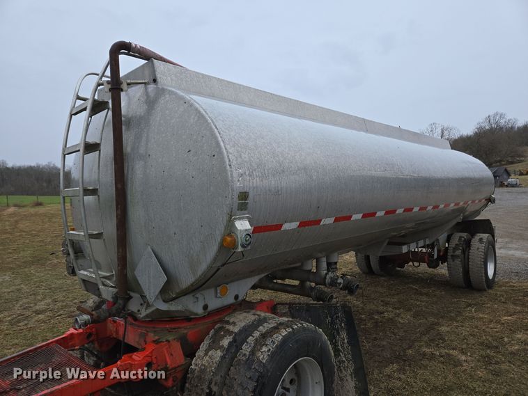 image for item EC3983 1983 Clough Equipment Co. tank trailer