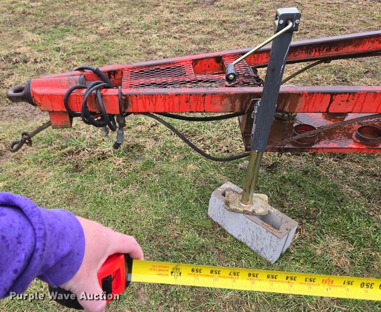 image for item EC3983 1983 Clough Equipment Co. tank trailer