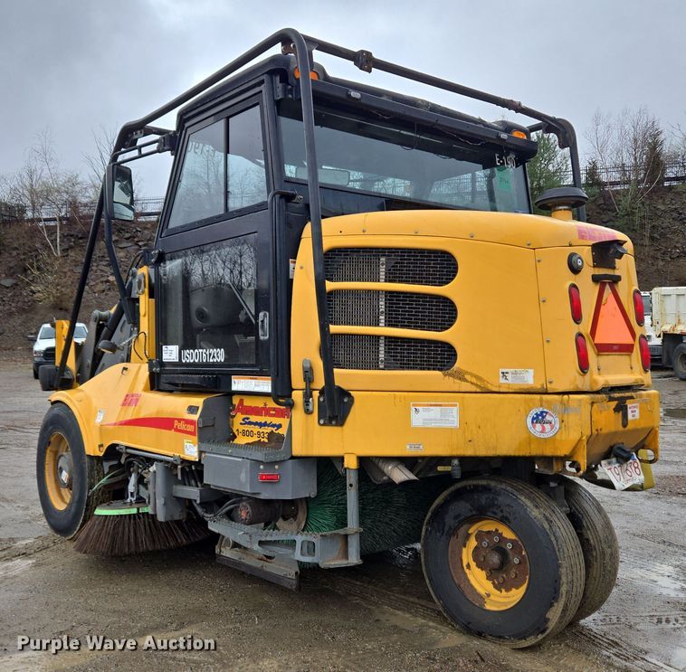 image for item EC4164 2009 Elgin Pelican Series NP street sweeper