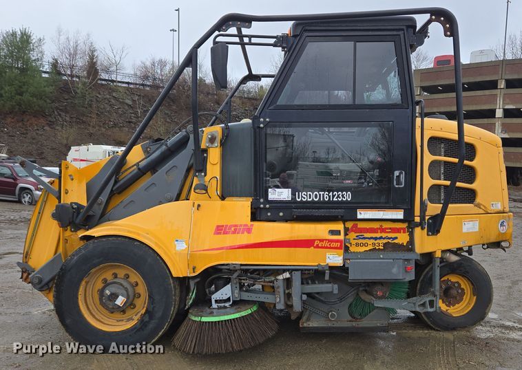 image for item EC4164 2009 Elgin Pelican Series NP street sweeper