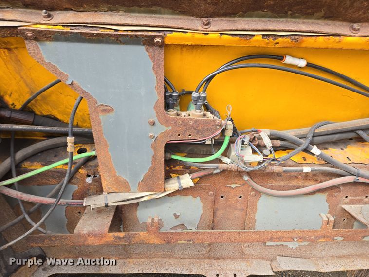 image for item EC4164 2009 Elgin Pelican Series NP street sweeper