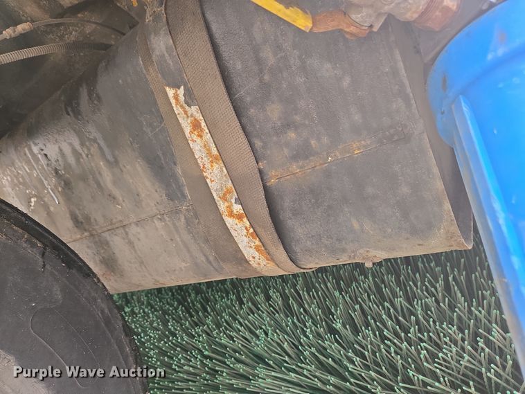 image for item EC4164 2009 Elgin Pelican Series NP street sweeper