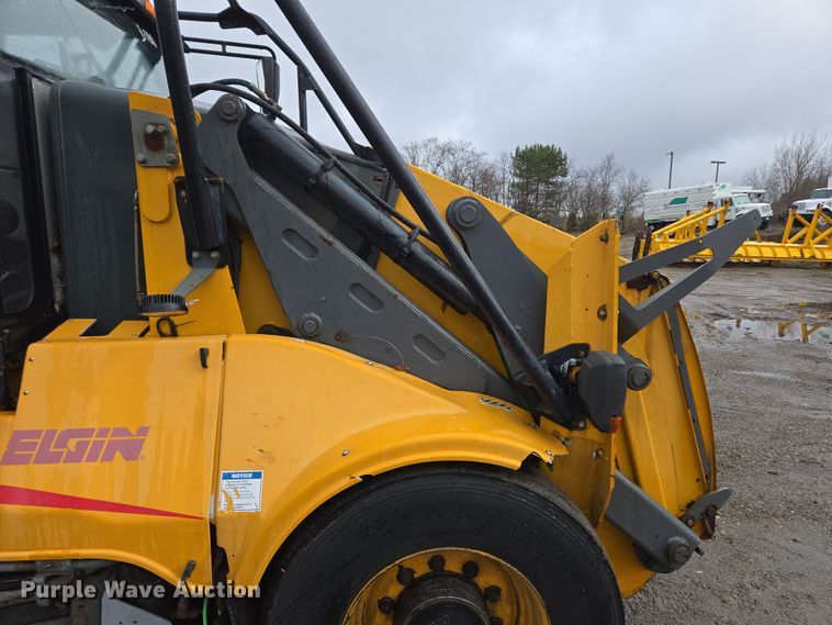 image for item EC4164 2009 Elgin Pelican Series NP street sweeper