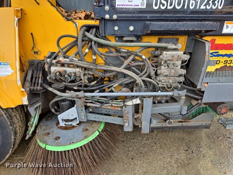 image for item EC4164 2009 Elgin Pelican Series NP street sweeper