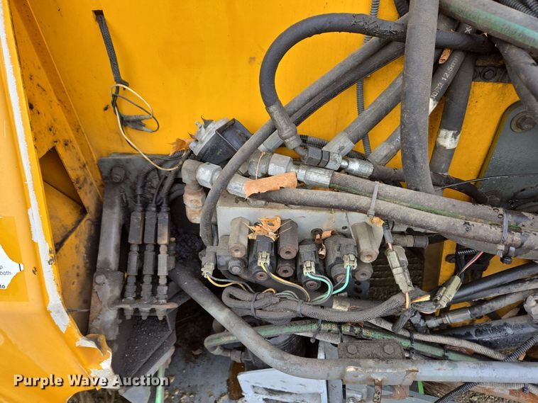 image for item EC4164 2009 Elgin Pelican Series NP street sweeper