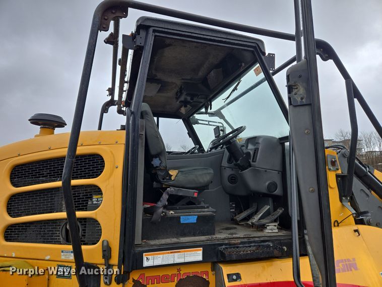 image for item EC4164 2009 Elgin Pelican Series NP street sweeper