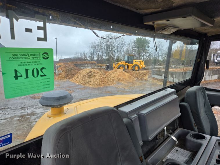 image for item EC4164 2009 Elgin Pelican Series NP street sweeper