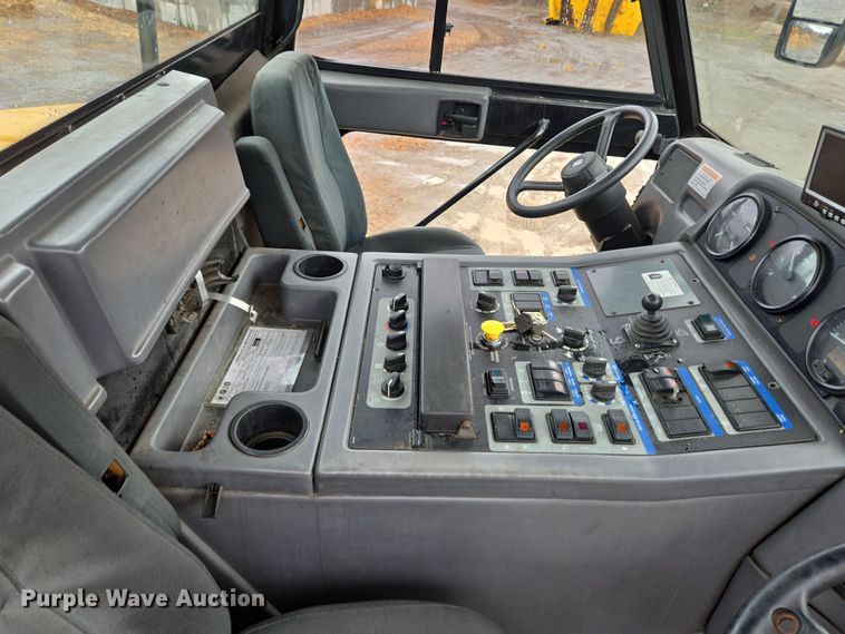 image for item EC4164 2009 Elgin Pelican Series NP street sweeper