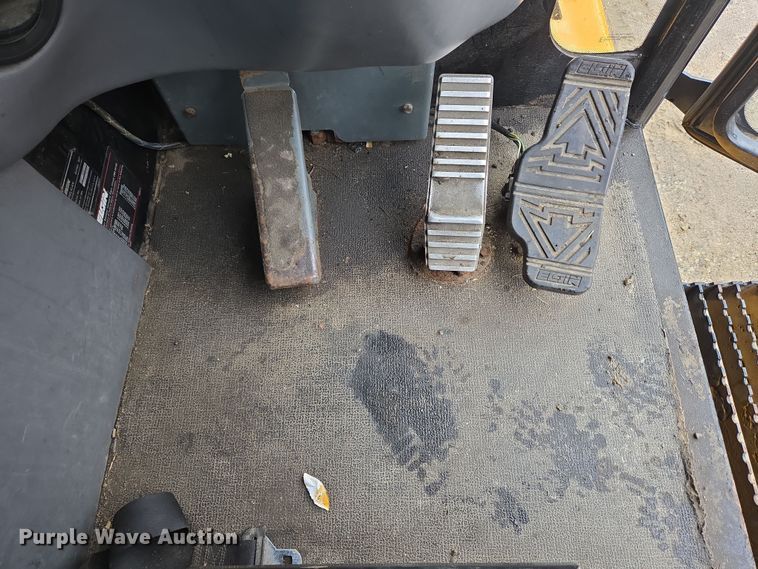 image for item EC4164 2009 Elgin Pelican Series NP street sweeper