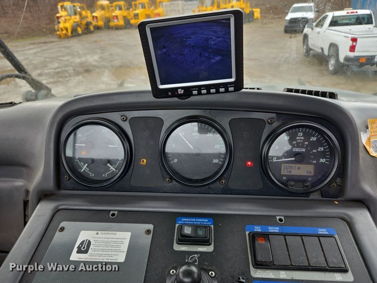 image for item EC4164 2009 Elgin Pelican Series NP street sweeper