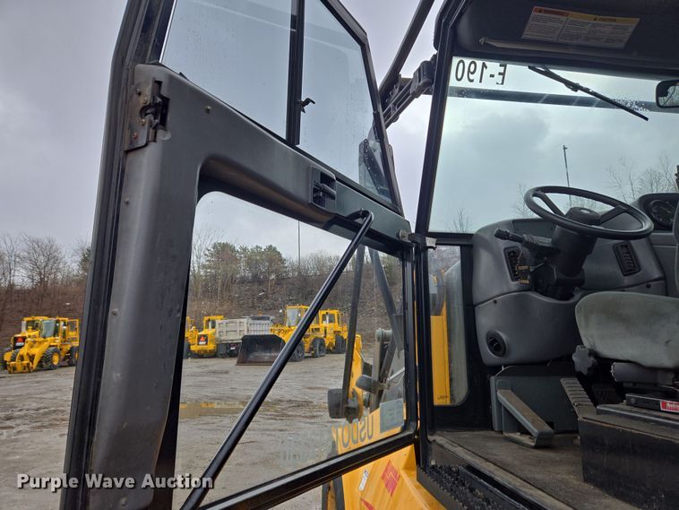 image for item EC4164 2009 Elgin Pelican Series NP street sweeper