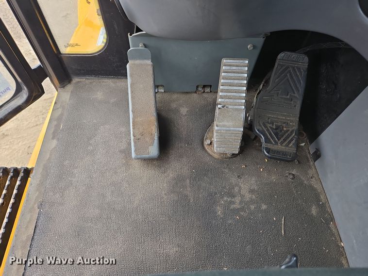 image for item EC4164 2009 Elgin Pelican Series NP street sweeper