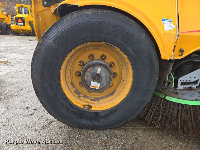 image for item EC4164 2009 Elgin Pelican Series NP street sweeper