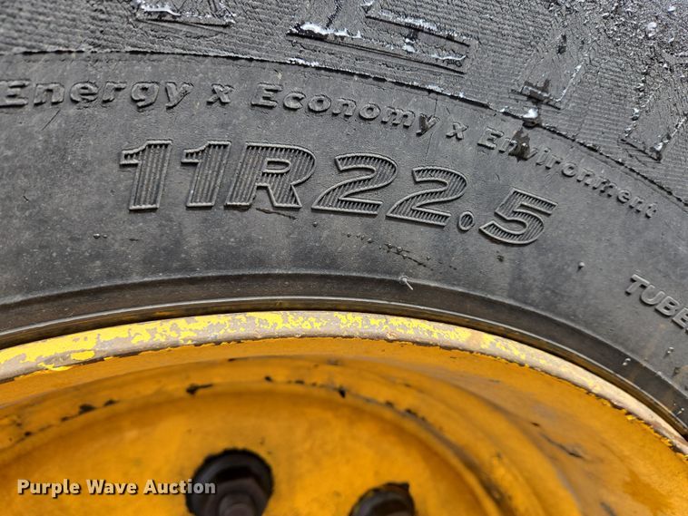 image for item EC4164 2009 Elgin Pelican Series NP street sweeper