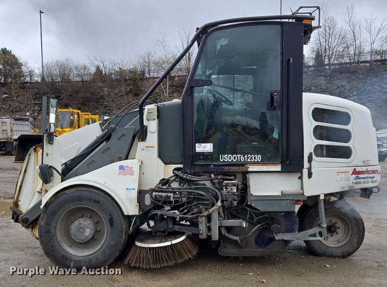 image for item EC4165 2015 Elgin Pelican Series NP street sweeper