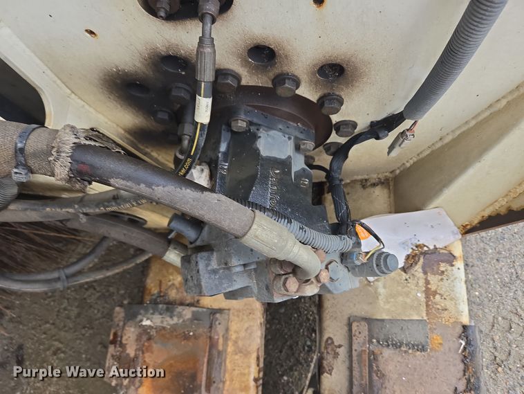 image for item EC4165 2015 Elgin Pelican Series NP street sweeper