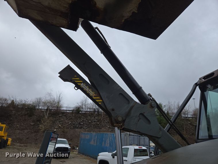 image for item EC4165 2015 Elgin Pelican Series NP street sweeper