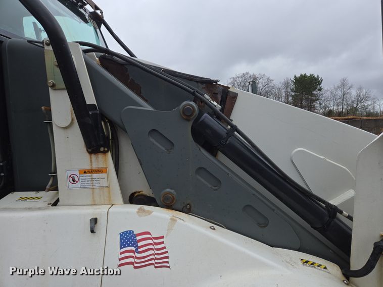 image for item EC4165 2015 Elgin Pelican Series NP street sweeper