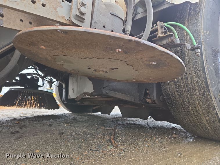 image for item EC4165 2015 Elgin Pelican Series NP street sweeper