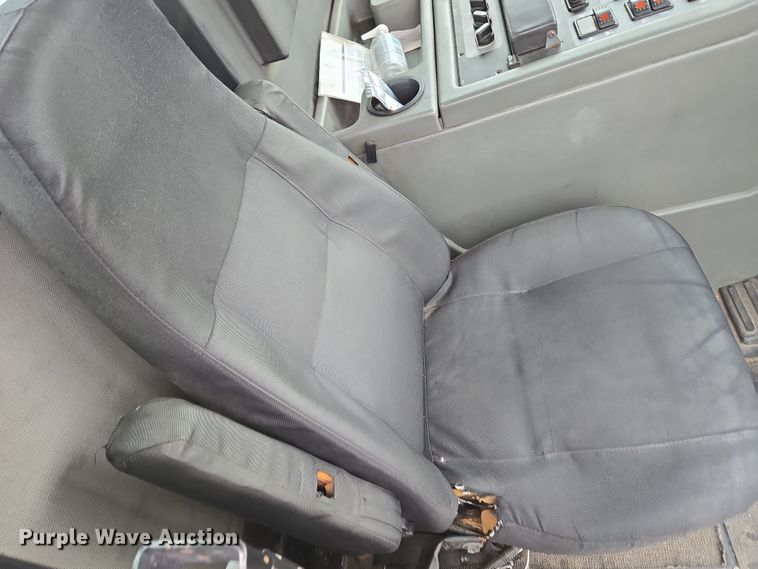 image for item EC4165 2015 Elgin Pelican Series NP street sweeper