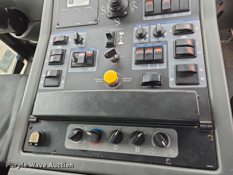 image for item EC4165 2015 Elgin Pelican Series NP street sweeper