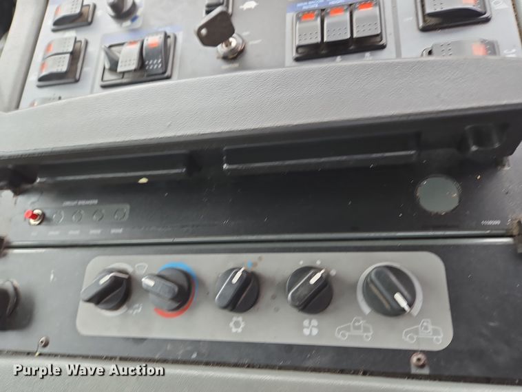 image for item EC4165 2015 Elgin Pelican Series NP street sweeper