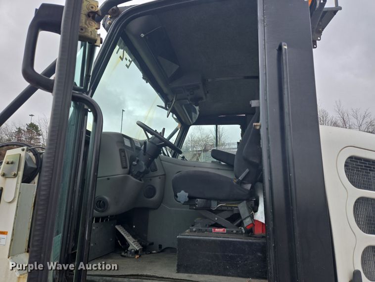 image for item EC4165 2015 Elgin Pelican Series NP street sweeper