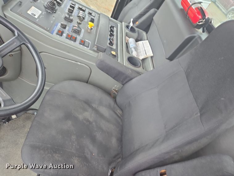 image for item EC4165 2015 Elgin Pelican Series NP street sweeper