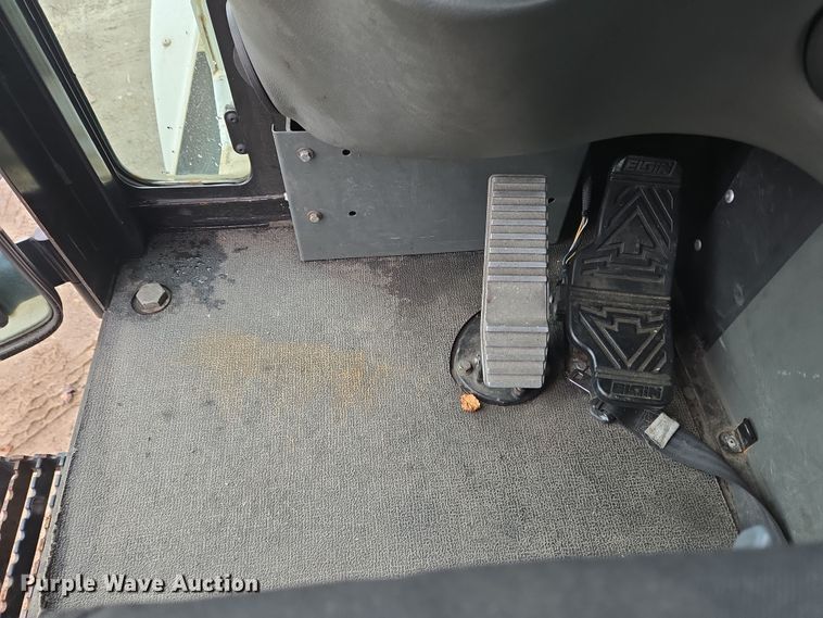 image for item EC4165 2015 Elgin Pelican Series NP street sweeper