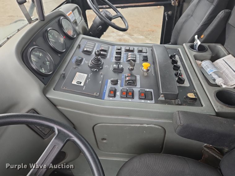 image for item EC4165 2015 Elgin Pelican Series NP street sweeper