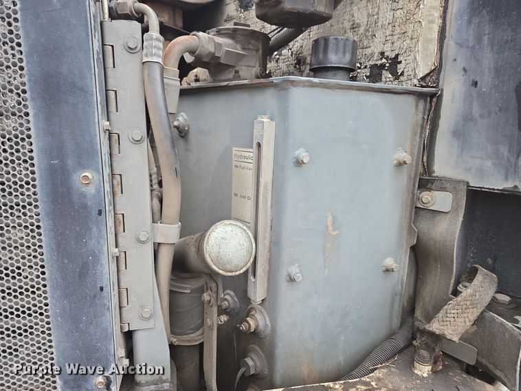 image for item EC4165 2015 Elgin Pelican Series NP street sweeper