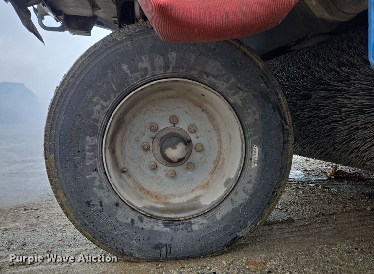 image for item EC4165 2015 Elgin Pelican Series NP street sweeper