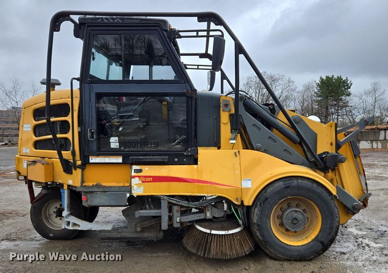 image for item EC4166 2009 Elgin Pelican Series NP street sweeper