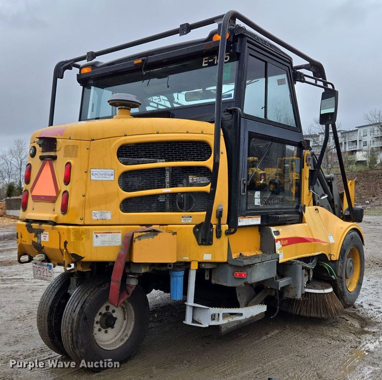 image for item EC4166 2009 Elgin Pelican Series NP street sweeper