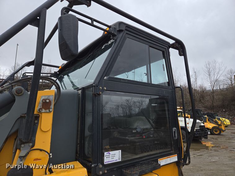 image for item EC4166 2009 Elgin Pelican Series NP street sweeper