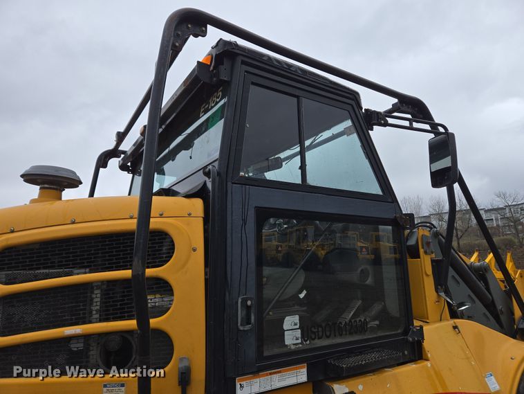 image for item EC4166 2009 Elgin Pelican Series NP street sweeper