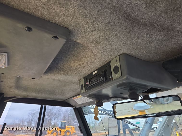 image for item EC4166 2009 Elgin Pelican Series NP street sweeper