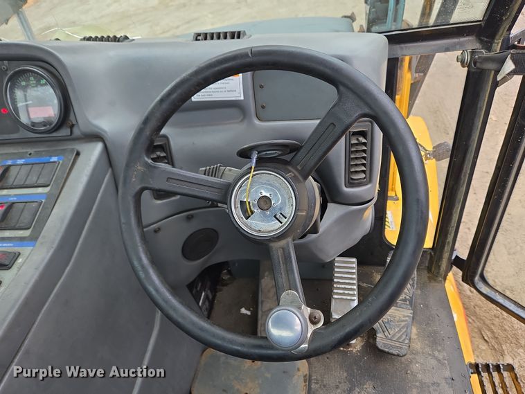 image for item EC4166 2009 Elgin Pelican Series NP street sweeper