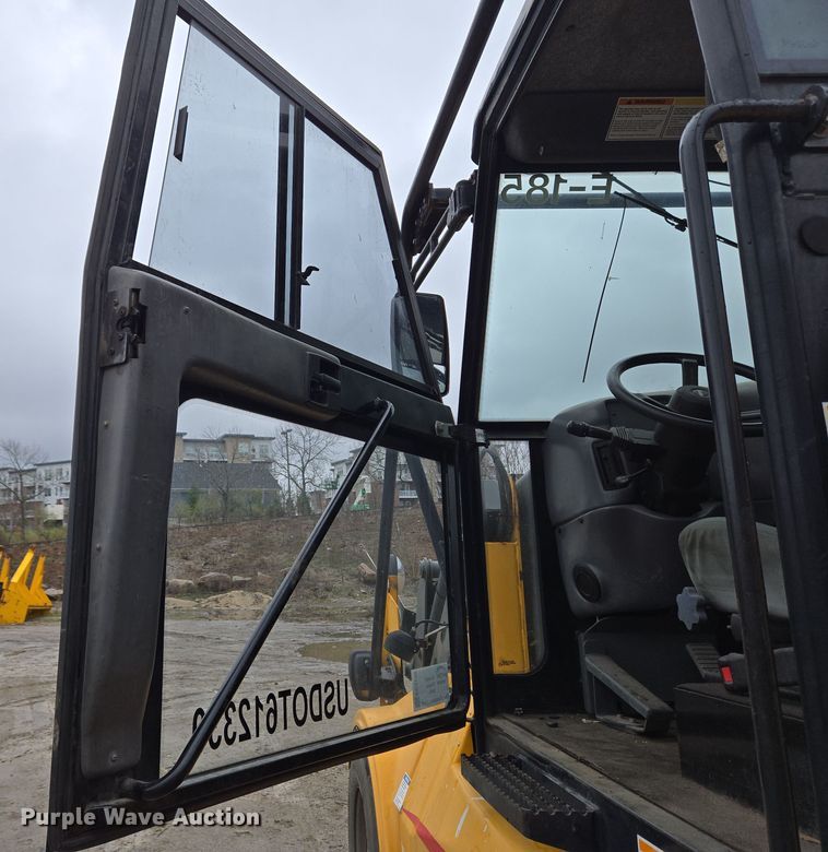 image for item EC4166 2009 Elgin Pelican Series NP street sweeper