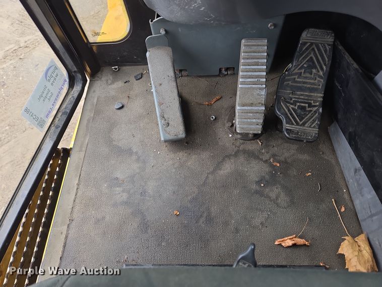 image for item EC4166 2009 Elgin Pelican Series NP street sweeper