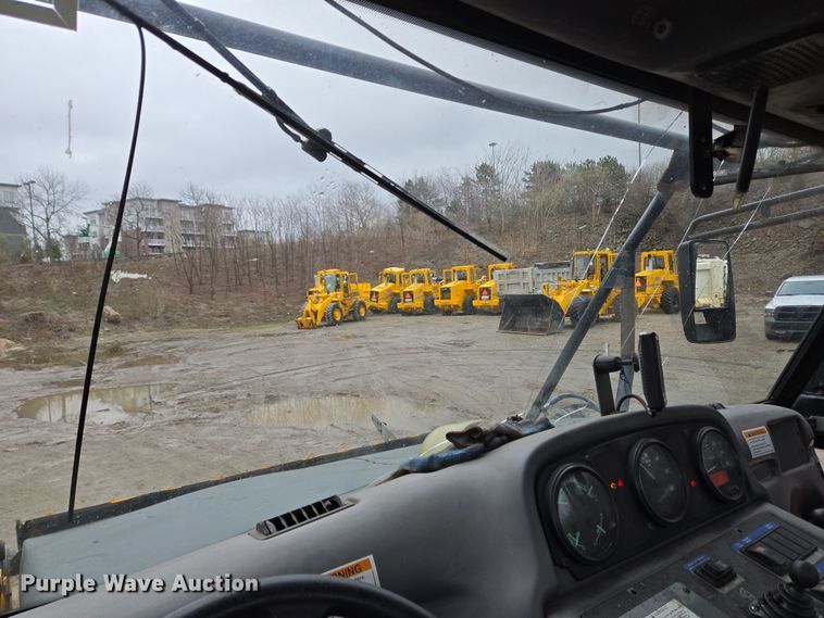 image for item EC4166 2009 Elgin Pelican Series NP street sweeper