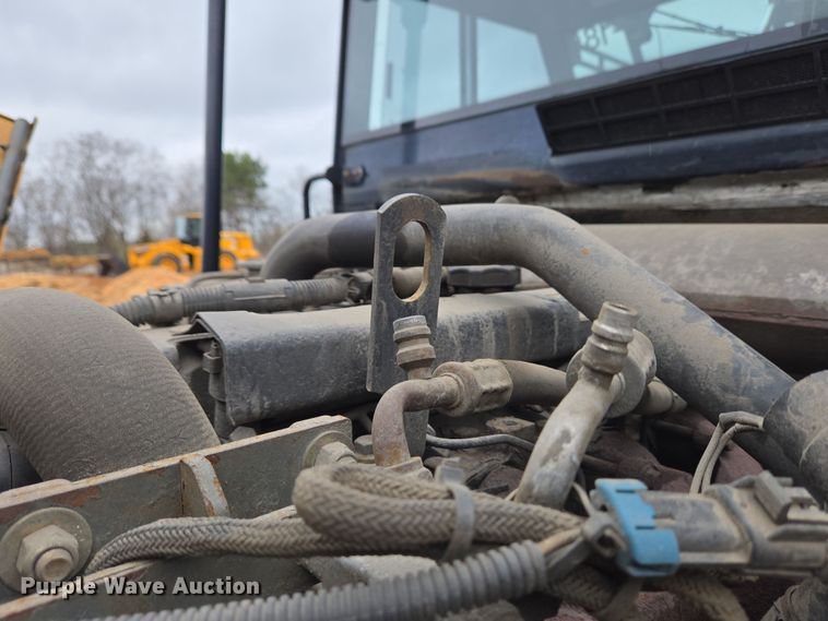 image for item EC4166 2009 Elgin Pelican Series NP street sweeper