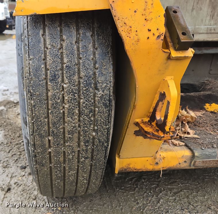 image for item EC4166 2009 Elgin Pelican Series NP street sweeper