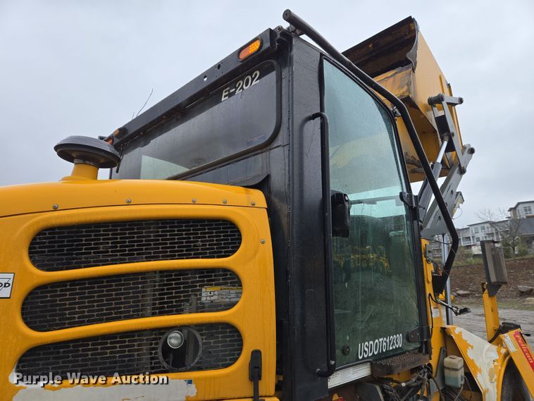 image for item EC4167 2011 Elgin Pelican Series NP street sweeper