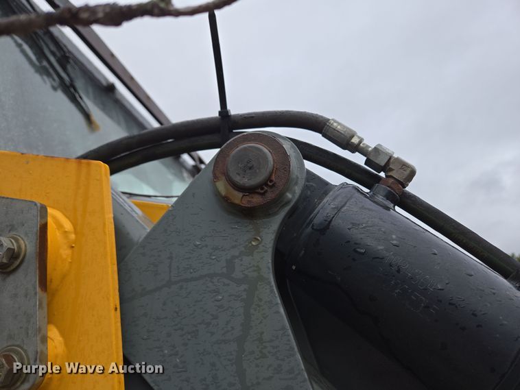 image for item EC4167 2011 Elgin Pelican Series NP street sweeper