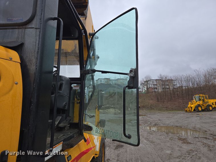 image for item EC4167 2011 Elgin Pelican Series NP street sweeper