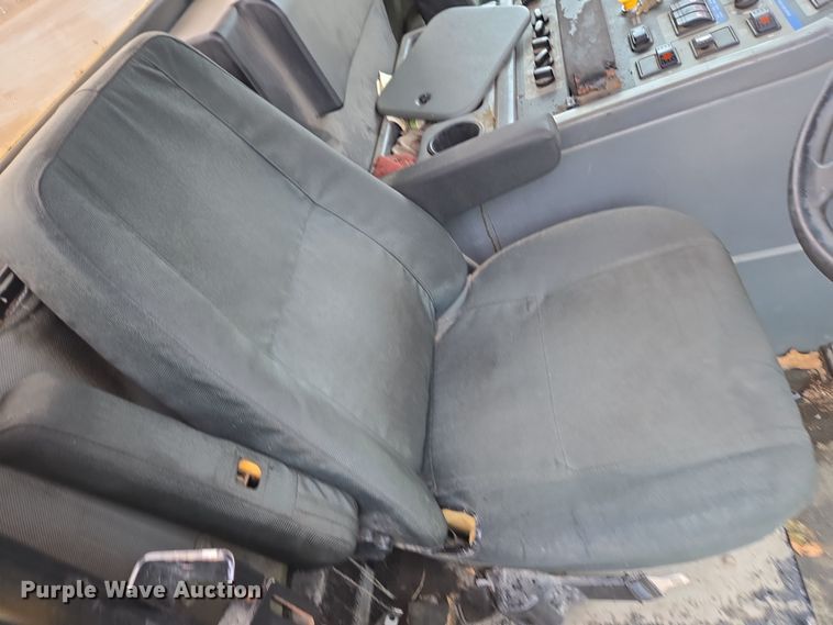 image for item EC4167 2011 Elgin Pelican Series NP street sweeper