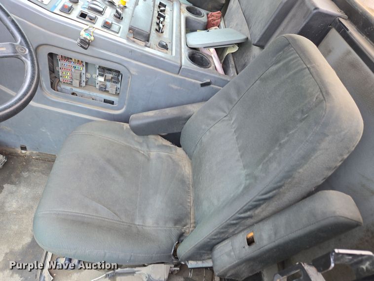 image for item EC4167 2011 Elgin Pelican Series NP street sweeper